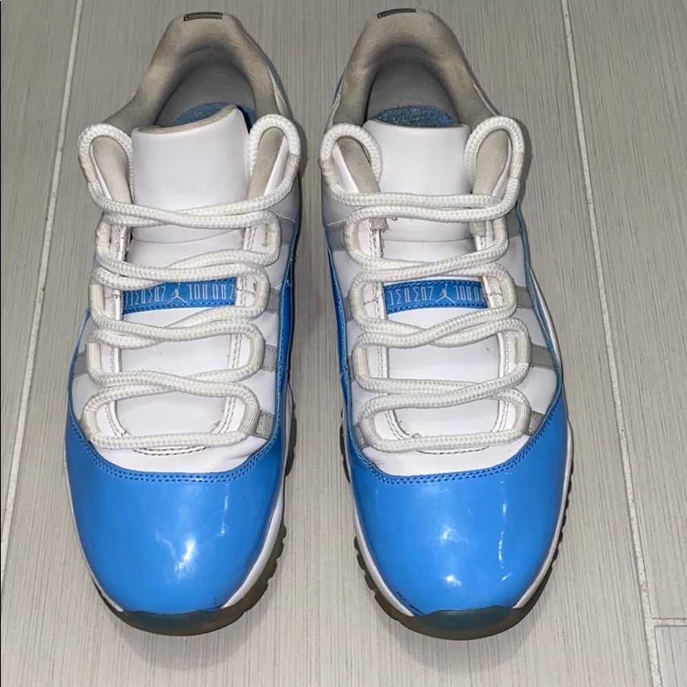 Air Jordan 11 Retro Low “White & University Blue”